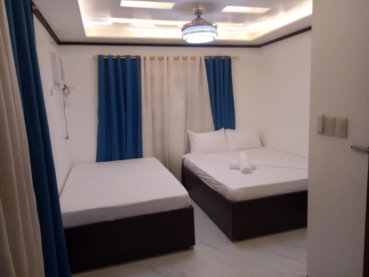 Aquilah * Coron